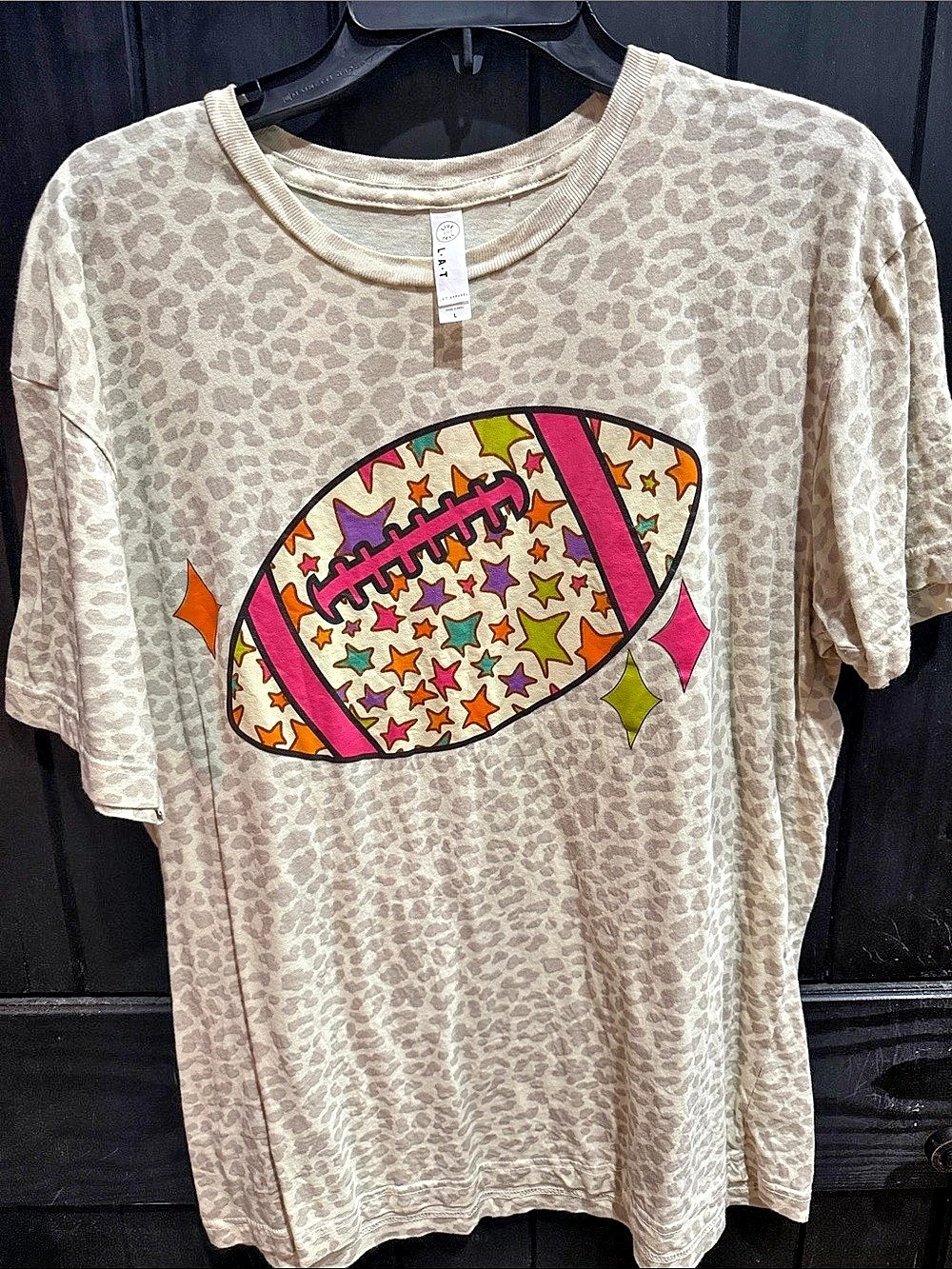 LA·T Apparel Leopard Football Graphic Tee Size Large Like New